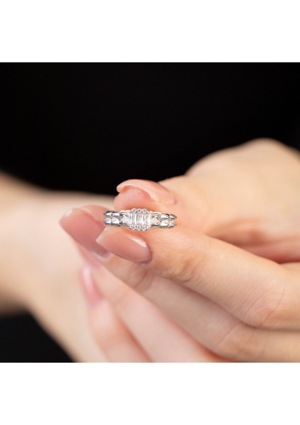 Beyaz Zirkon Taşlı Çark Tasarım Silver Renk Free Size 925 Ayar Gümüş Kadın Yüzük fırsatları
