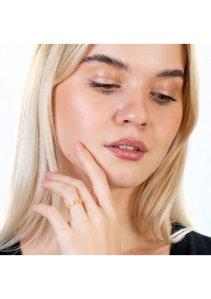 Zirkon Taşlı Taç Tasarım Gold Renk 925 Ayar Gümüş Kadın Yüzük modelleri