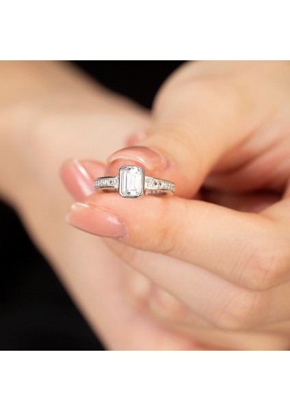 Baget Kesim Beyaz Zirkon Taşlı Silver Renk Free Size 925 Ayar Gümüş Kadın Tektaş Yüzük fırsatları
