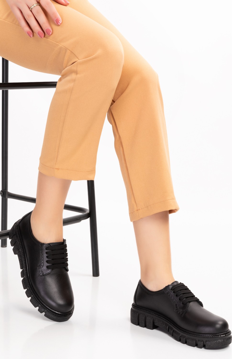 Dağlı Shoes Kadın Siyah Hakiki Deri Bağcıklı Günlük Ayakkabı