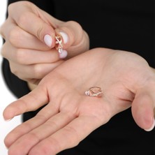 Tesbihname Beyaz Zirkon Taşlı Sonsuzluk Detaylı Rose Renk 925 Ayar Gümüş Tek Taş Kadın Küpe
