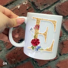 Hediyeci Abla Size Özel E Harfli Seramik Baskılı Kupa Bardaklar