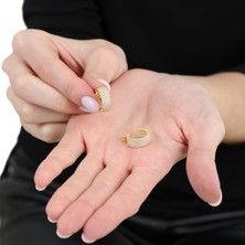 Gümüş Hediye Al Beyaz Zirkon Taşlı Yarım Tur Tasarım Gold Renk 925 Ayar Gümüş Kadın Küpe