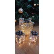 Kordelya Design Yılbaşı Ağacı Altı 3lü LED Işıklı Kutu