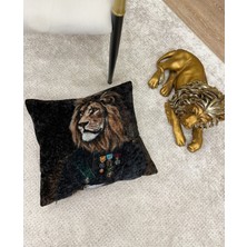 Brillant  Kadife Aslan Desenli Kırlent Yastık Kılıfı (Siyah)
