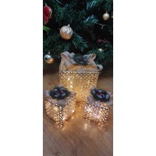 Kordelya Design Yılbaşı Ağacı Altı 3lü LED Işıklı Kutu