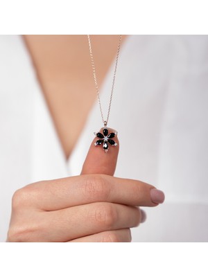 Hom Silver Jewelry 925 Ayar Gümüş Siyah Lotus Çiçek Tasarımlı Kadın Kolye HSJ0067