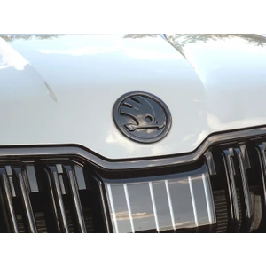 Dk Tuning Skoda Ön Kaput 9cm Yeni Nesil Parlak Siyah Logo Amblem