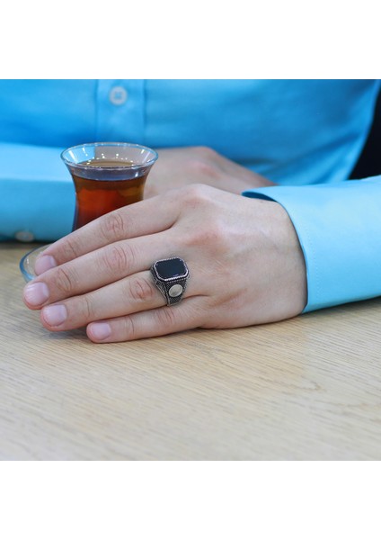 Nokta Işlemeli Siyah Oniks Taşlı Kişiye Özel Isim/harf Yazılı 925 Ayar Gümüş Erkek Yüzük fırsatları