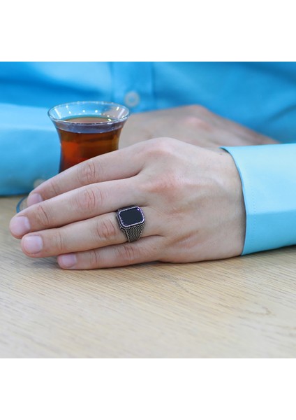 Nokta Desenli Lale Işlemeli Siyah Oniks Taşlı 925 Ayar Gümüş Erkek Yüzük modelleri