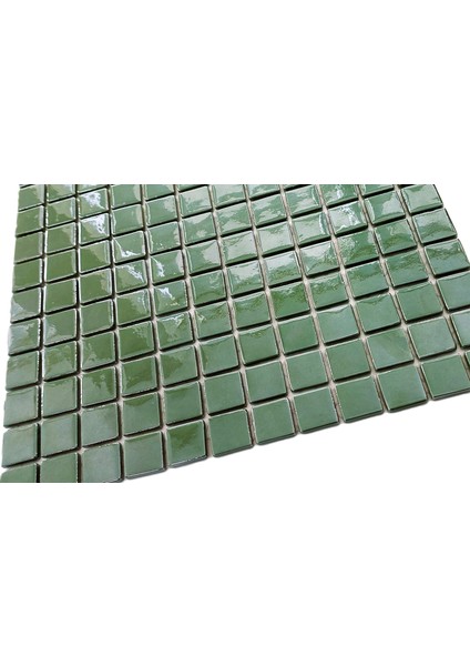 Mutfak, Banyo, Havuz, Sauna, Spa Vb. Tüm Mekanların Tüm Yüzeylerinde Kullanılabilir 25x25 mm Yeşil Cam Mozaik. ( 1 Kutu = 10 File Karo = 1 m2 Fiyatıdır )