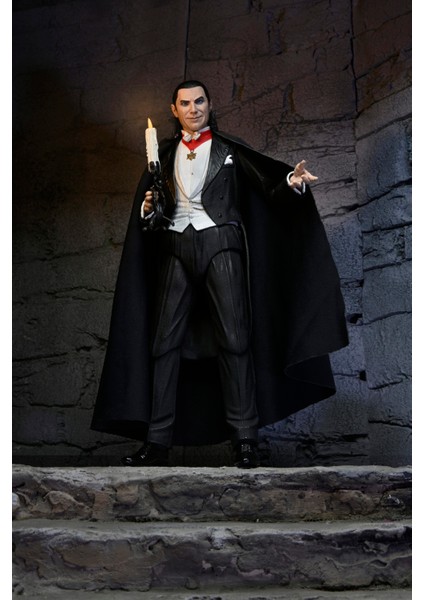 Universal Monsters - Ultimate Dracula (Transylvania) Aksiyon Figürü