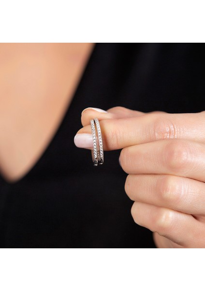 Starlight Diamond Tek Sıra Zirkon Taşlı Halka Tasarım 925 Ayar Gümüş Küpe