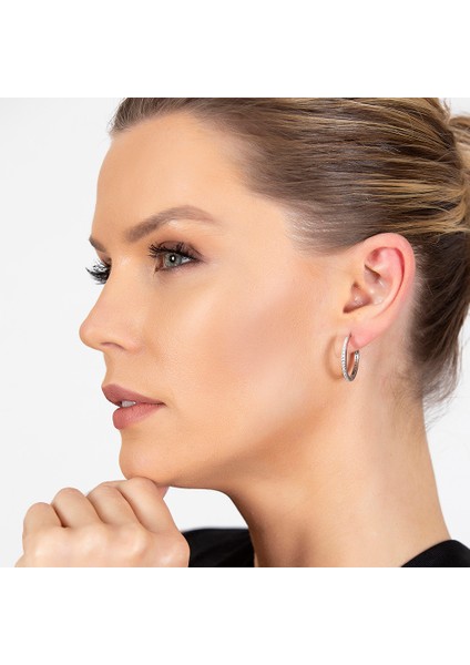 Starlight Diamond Tek Sıra Zirkon Taşlı Halka Tasarım 925 Ayar Gümüş Küpe