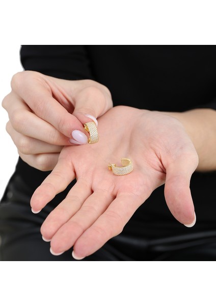 Beyaz Zirkon Taşlı Yarım Tur Tasarım Gold Renk 925 Ayar Gümüş Kadın Küpe