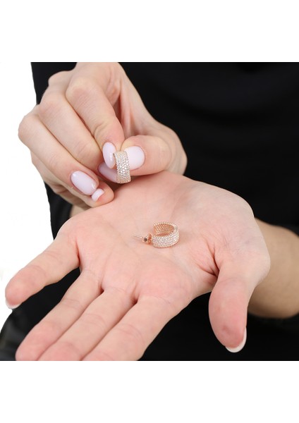 Beyaz Zirkon Taşlı Yarım Tur Tasarım Rose Renk 925 Ayar Gümüş Kadın Küpe