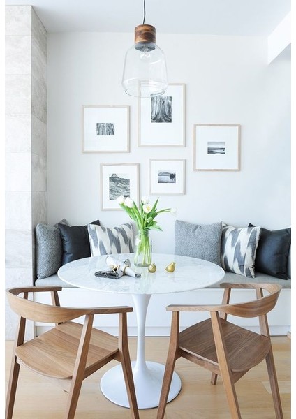 Tulip Siyah Masa Çap 90- Beyaz Mermer