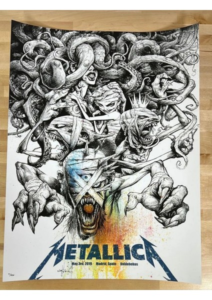 Metalica Madrid Konseri Afiş Desenli Tasarım Duvar Halısı