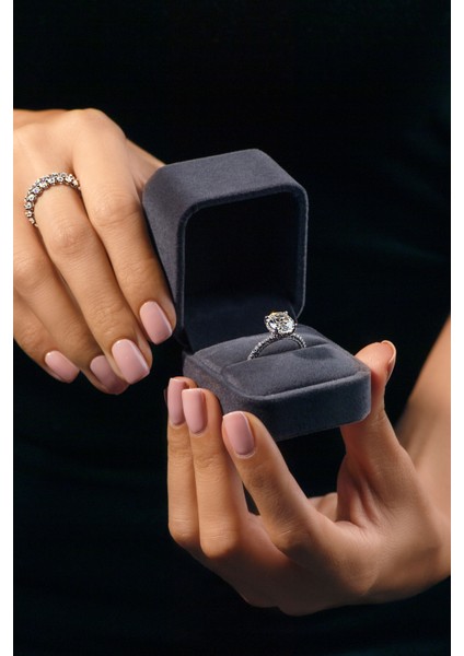 Beyaz Altın Sertifikalı Premium Created Taşlı 2.00 Ct Effect Tektaş Yüzük fırsatları