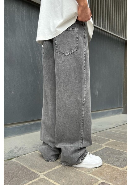 Basic Acid Wash Baggy Jean