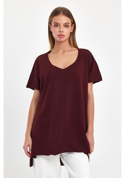 Kadın V Yaka Yırtmaçlı Oversize Basic Tişört
