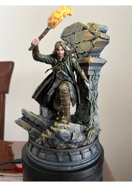 Aragorn Ölüler Yolu'nda Yüzüklerin Efendisi Lotr 20 cm Boyalı Figür (Büyük Boy)