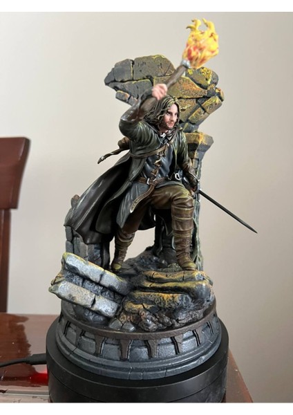 Aragorn Ölüler Yolu'nda Yüzüklerin Efendisi Lotr 20 cm Boyalı Figür (Büyük Boy) fiyatları