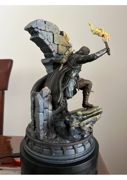 Aragorn Ölüler Yolu'nda Yüzüklerin Efendisi Lotr 20 cm Boyalı Figür (Büyük Boy) modelleri