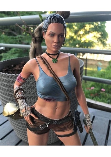 Angelia Jolie Tomb Rider Pose Boyalı Figür 25 cm (Dev Boy)