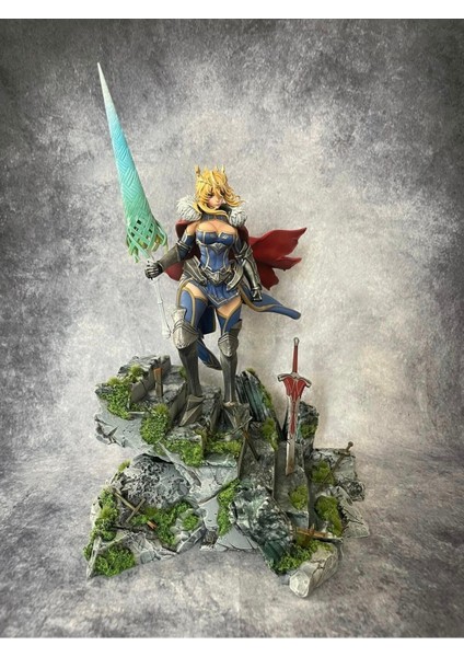Artoria Pendragon Sabre Fate Stay Night Boyalı Figür 30 cm (Dev Boy)