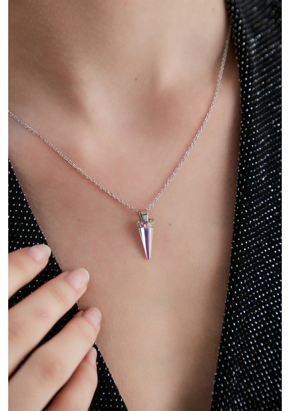 Kadın Bella Vista Model Çelik Gümüş Kaplama Hologram Istiridye Kristal Zirkon Taşlı Zincir Kolye