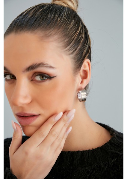 Kadın Charme Celeste Model Çelik Gümüş Kaplama Dalgalı 5 Çubuk Desen Günlük Stil Kombin Halka Küpe modelleri