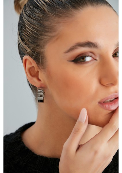 Kadın Charme Celeste Model Çelik Gümüş Kaplama Dalgalı 5 Çubuk Desen Günlük Stil Kombin Halka Küpe fırsatları