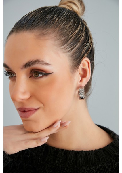 Kadın Charme Celeste Model Çelik Gümüş Kaplama Dalgalı 5 Çubuk Desen Günlük Stil Kombin Halka Küpe