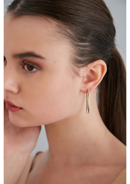 Kadın Bellissimo Model Çelik Altın Kaplama Orta Boy Kalın Halka Ortası Kristal Zirkon Taşlı Küpe fırsatları