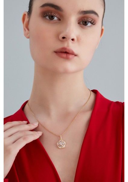 Kadın Estrella Lumina Model Çelik Altın Kaplama Kıvrımlı Dalgalı Kristal Zirkon Taşlı Zincir Kolye fırsatları