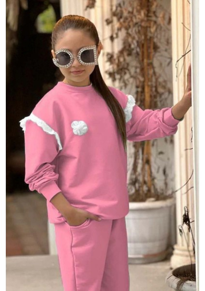 Kız Çocuk Omzu ve Önü Güpür Detaylı Pembe Eşofman Takım