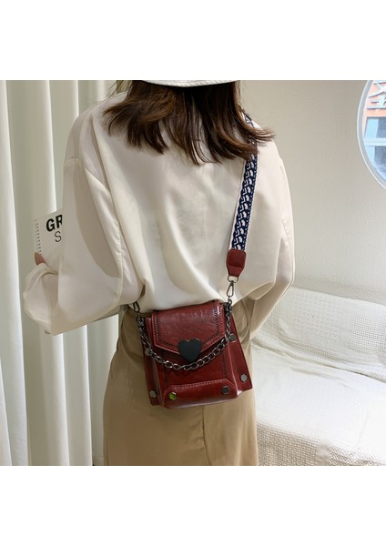 Küçük Çanta Kadın 2024 Yeni Gelgit Kore Yüzlerce Doku Crossbody Çanta Geniş Omuz Askısı Moda Omuz Küçük Kare Çanta (Yurt Dışından) modelleri