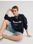 V Yaka Oversize Sweatshirt Kolej Temalı Baskılı 1