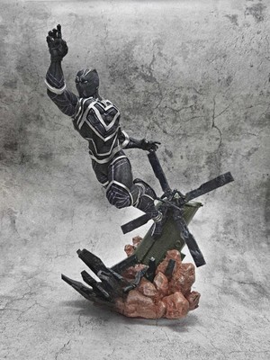 Turansoy Craft Black Panther Vs Captain Amerika Boyalı Figür 25 cm Dev Boy
