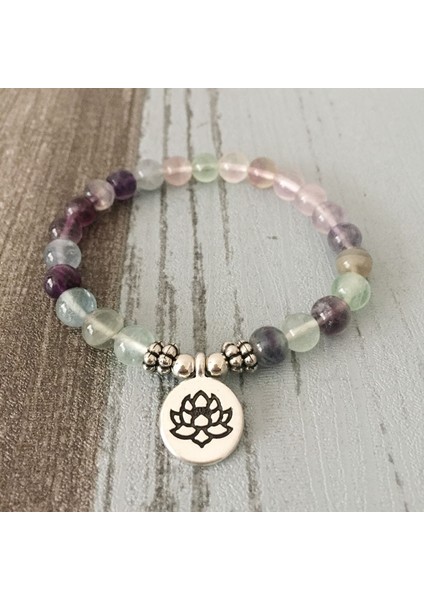 20CM Tarzı Gümüş Buda Bayan Mala Yoga Bilezik Şifa Kristaller Lotus Charms Bilezik ile Streç Doğal Florit Buda Om Bilek Bilezikler (Yurt Dışından) fırsatları