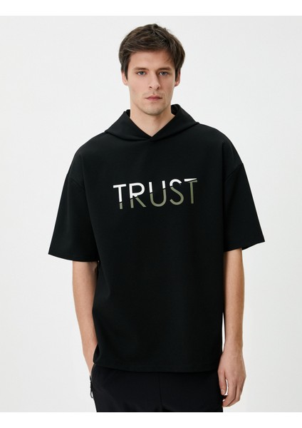 Sweatshirt Eşofman Üstü Baskılı Kapüşonlu Kısa Kollu modelleri