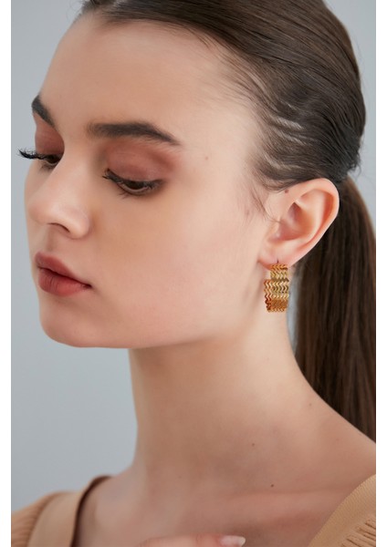 Kadın Charme Celeste Model Çelik Altın Kaplama Dalgalı 5 Çubuk Desen Günlük Stil Kombin Halka Küpe fırsatları