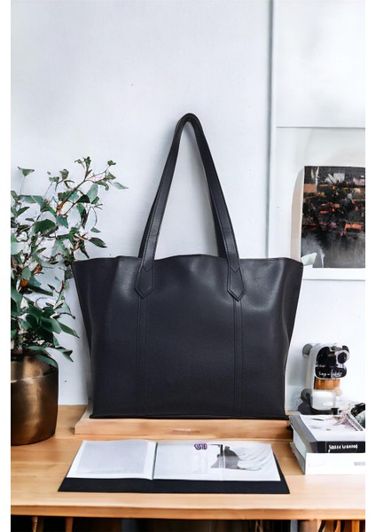 Siyah Büyük Fermuarlı Çıt Çıt Kapatmalı Suni Deri Omuz Çantası