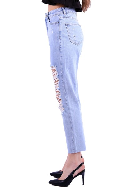 Önü Yırtıklı detaylı Yüksek Belli Cepli Ve astarsız Mom Fit Kadın Kot Pantolon Buz Mavisi Denim