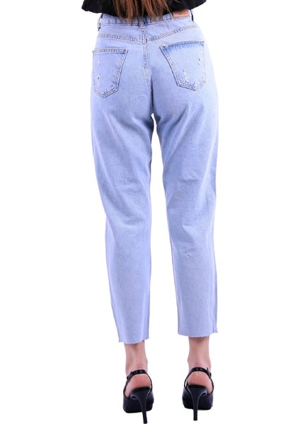 Önü Yırtıklı detaylı Yüksek Belli Cepli Ve astarsız Mom Fit Kadın Kot Pantolon Buz Mavisi Denim