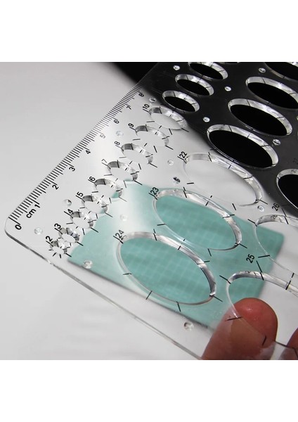 Eliptik Cetvel Stili Dikdörtgen Şekil Yuvarlak Delik Cetvel Şablon Cetvel Uzunluğu cm Geniş cm Öğrenci Okul Araçları Malzemeleri Için (Yurt Dışından) modelleri