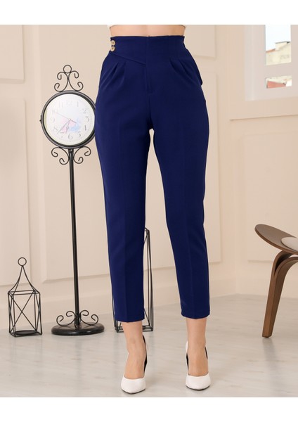 Kadın Tek Taraf Kemer Detaylı Arka Bel Kısmı Lastikli Önden Çift Pileli Yüksek Bel Cepli Havuç Kumaş Pantolon - Lacivert fırsatları