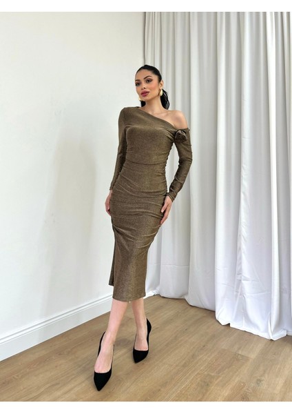 Kadın Midi Bodycon Elbise Çıkarılabilir Gül Detay Çapraz Yaka Simli Abiye & Mezuniyet Elbisesi