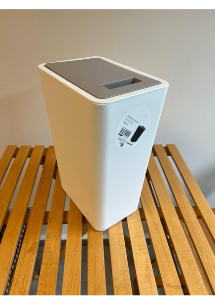 Beyaz Click Bas Aç Modern 8 Litre Çöp Kova